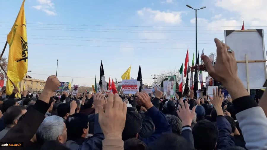 حضور دانشجویان و کارکنان دانشکده فنی شهید رجائی کاشان در مراسم وداع با شهید حاج قاسم سلیمانی 6