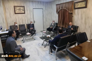 بازدید سردار جواد نائینی کفیل نمایندگی مردم کاشان و آران و بیدگل در مجلس شورا از هسته های فناور مرکز رشد و خلاقیت دانشکده فنی شهید رجائی پسران کاشان 2
