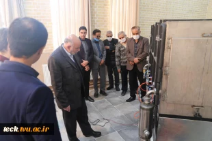 بازدید سردار جواد نائینی کفیل نمایندگی مردم کاشان و آران و بیدگل در مجلس شورا از هسته های فناور مرکز رشد و خلاقیت دانشکده فنی شهید رجائی پسران کاشان 4