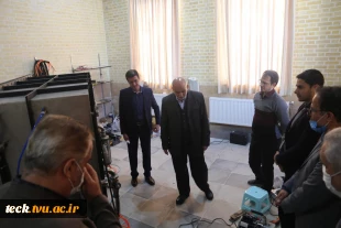 بازدید سردار جواد نائینی کفیل نمایندگی مردم کاشان و آران و بیدگل در مجلس شورا از هسته های فناور مرکز رشد و خلاقیت دانشکده فنی شهید رجائی پسران کاشان 8