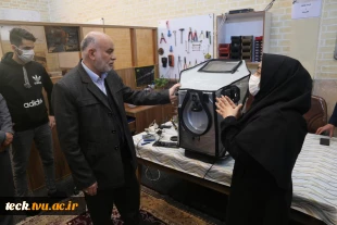 بازدید سردار جواد نائینی کفیل نمایندگی مردم کاشان و آران و بیدگل در مجلس شورا از هسته های فناور مرکز رشد و خلاقیت دانشکده فنی شهید رجائی پسران کاشان 15