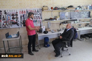 بازدید سردار جواد نائینی کفیل نمایندگی مردم کاشان و آران و بیدگل در مجلس شورا از هسته های فناور مرکز رشد و خلاقیت دانشکده فنی شهید رجائی پسران کاشان 21