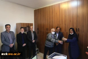 تجلیل از بانوان شاغل در دانشکده فنی شهید رجائی کاشان به مناسبت فرارسیدن ولادت باسعادت حضرت فاطمه زهرا سلام الله و روز زن 4