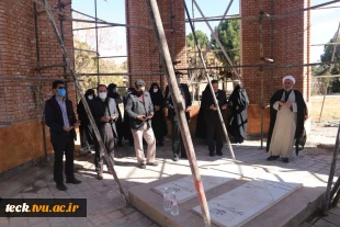 تجدید عهد و پیمان با شهیدان انقلاب اسلامی در چهل و سومین سالگرد پیروزی انقلاب با حضور بر مزار شریف شهدای گمنام دانشکده فنی شهید رجائی کاشان 2