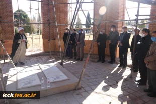 تجدید عهد و پیمان با شهیدان انقلاب اسلامی در چهل و سومین سالگرد پیروزی انقلاب با حضور بر مزار شریف شهدای گمنام دانشکده فنی شهید رجائی کاشان 7