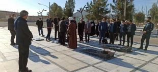 تجدید عهد و پیمان با شهدای انقلاب اسلامی ایران با حضور کارکنان، استادان و اعضای هیئت علمی دانشکده فنی شهید رجائی کاشان در گلزار شهدای سفیدشهر 8
