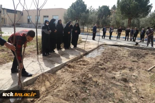 اجرای برنامه جمعی درختکاری در روز ولادت حضرت اباعبدالله الحسین علیه السلام، روز پاسدار و روز درختکاری در دانشکده فنی شهید رجائی کاشان 10