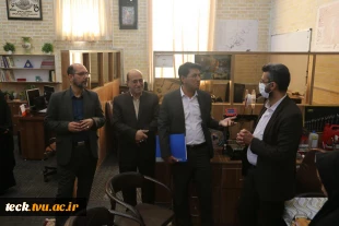 بازدید مسئول بسیج اساتید استان اصفهان و هیئت همراه از توانمندی های هسته های فناور مرکز  رشد، خلاقیت و نوآوری دانشکده فنی شهید رجائی کاشان 4