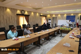 برگزاری دومین جلسه از مجموعه برنامه های آموزشی مهارت های زندگی ویژه استادان و کارکنان دانشکده فنی شهیدرجائی کاشان 8