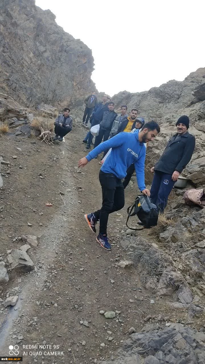 شرکت جمعی از دانشجویان خوابگاهی در اردوی نیم روزه کوهنوردی و کوهگشت دانشجویی در ارتفاعات خمب دره کاشان 7