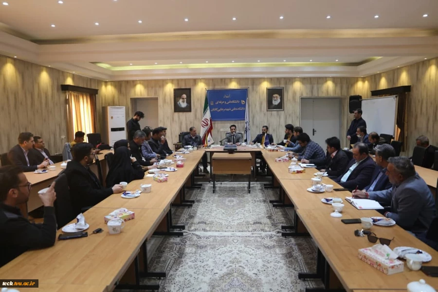 با حضور مدیرعامل مرکز تجاری ایران و افغانستان صورت گرفت :
افتتاح دفتر نمایندگی بازرگانی افغانستان در دانشکده فنی و حرفه ای شهید رجایی کاشان
 4