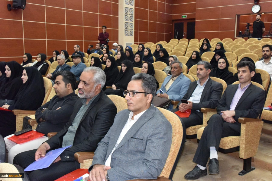 رئیس دانشگاه فنی و حرفه‌ای در چهارمین کنسرسیوم مهارت‌آموزی و اشتغال در کاشان:
امتداد فکری شهید آیت الله سید ابراهیم رئیسی، موجب حرکت به سمت توسعه در زمینه صنعت و اشتغال بود. 2