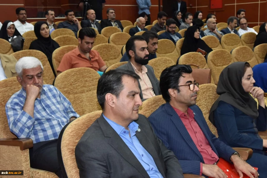 رئیس دانشگاه فنی و حرفه‌ای در چهارمین کنسرسیوم مهارت‌آموزی و اشتغال در کاشان:
امتداد فکری شهید آیت الله سید ابراهیم رئیسی، موجب حرکت به سمت توسعه در زمینه صنعت و اشتغال بود. 14