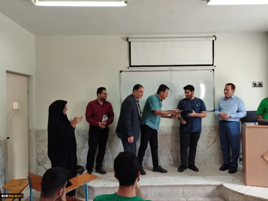 تجلیل از دانشجویان ممتاز نیمسال اول 1403 - 1402 3