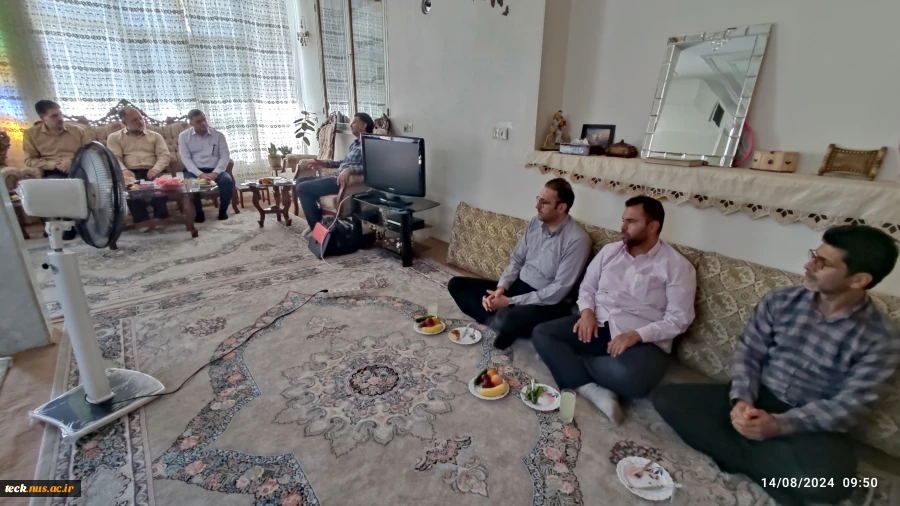 همزمان با سالروز ورود آزادگان به کشور صورت گرفت :

دیدار جمعی از اساتید ، کارکنان دانشکده ملی مهارت شهید رجایی کاشان با یکی از آزادگان 3