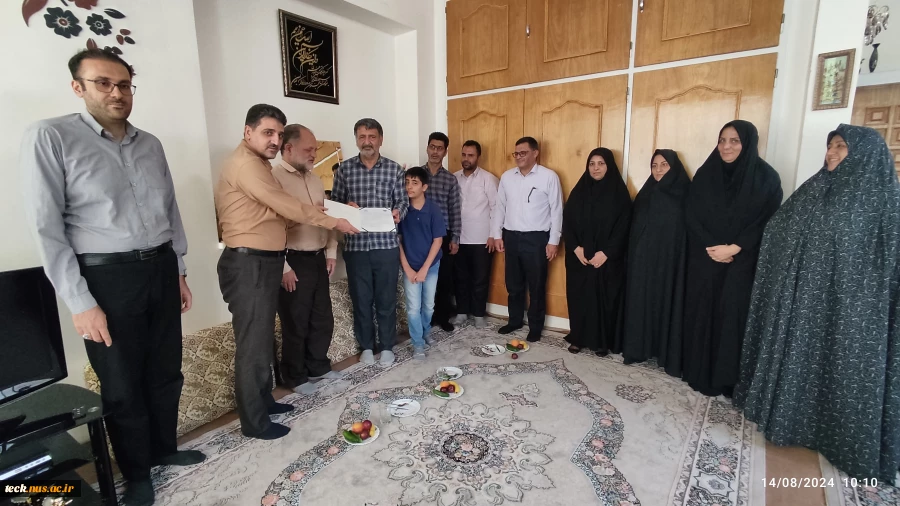 همزمان با سالروز ورود آزادگان به کشور صورت گرفت :

دیدار جمعی از اساتید ، کارکنان دانشکده ملی مهارت شهید رجایی کاشان با یکی از آزادگان 7