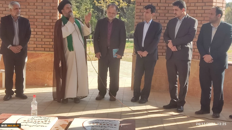 همزمان با روز بسیج صورت پذیرفت :
غبارروبی مقبره شهدای گمنام دانشگاه ملی مهارت شهید رجایی کاشان
 4